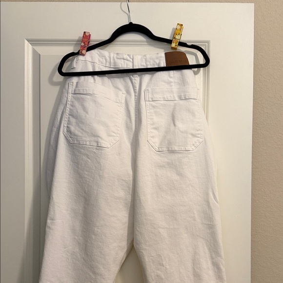 Judy Blue Women's White Jogger Style Jeans - Picture 6 of 7